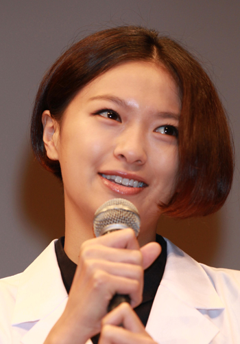 【画像・写真】榮倉奈々がダークヒロイン　「黒の女教師」１２・９％スタート