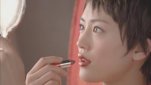 綾瀬はるか ８年ぶりショートヘアで艶やかに スポニチ Sponichi Annex 芸能