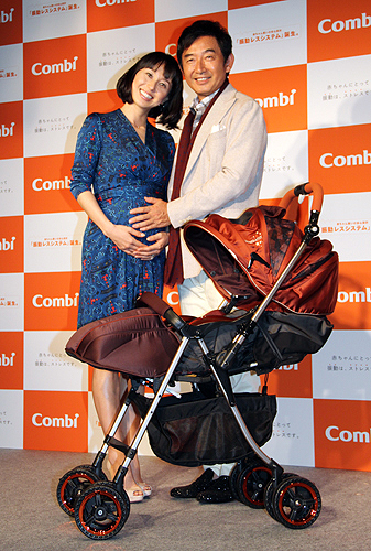 【画像・写真】まずはベビーカーから　東尾理子“イクメン石田純一”に期待