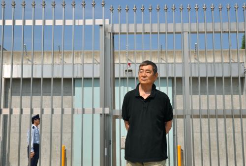 新作映画「あなたへ」の撮影現場となった富山刑務所を訪れた高倉健