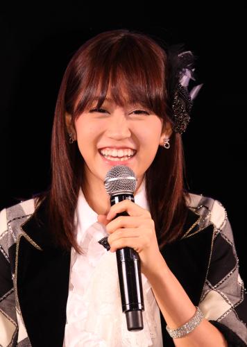 卒業公演を前に、笑顔で取材に応じるＡＫＢ４８の前田敦子