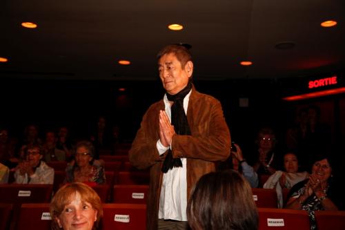 【画像・写真】１８年ぶり海外　健さん「泣いちゃったね」　５分間大拍手に感激