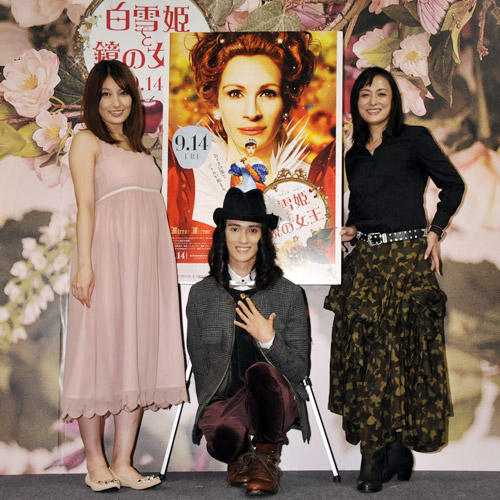 映画「白雪姫と鏡の女王」イベントに出席した（左から）熊田曜子、栗原類、国生さゆり
