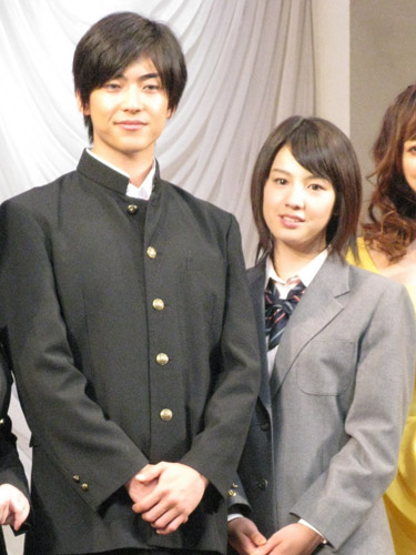 【画像・写真】桜庭ななみ　男に口紅を…「塗りにくかったけど、楽しかった」