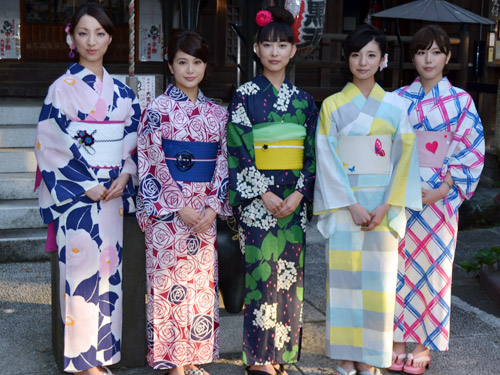 【画像・写真】宮崎美穂、最初はパー宣言　「トリハダ劇場版」ヒット祈願