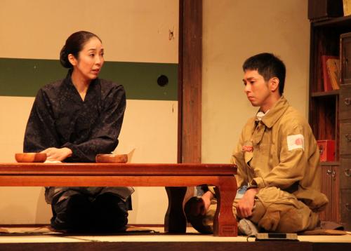 公開舞台稽古を行った大林素子と「フルーツポンチ」の亘健太郎