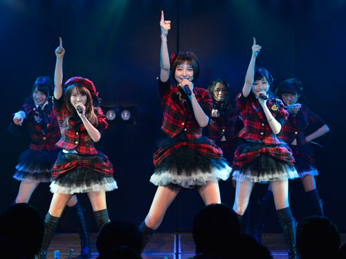 ＡＫＢ４８の新チームＡ公演を行った（前列左から）高橋みなみ、篠田麻里子、渡辺麻友ら（Ｃ）ＡＫＳ