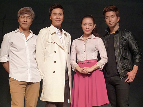 韓流ミュージカル「光化門恋歌」の（左から）パク・ホサン、チョ・ソンモ、リサ、Ｇ．Ｏ