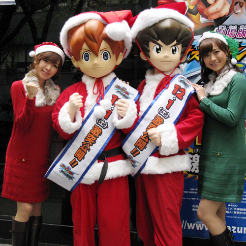 サンタクロースの衣装で映画をＰＲするテレビ東京・紺野あさ美アナ（左）と繁田美貴アナ