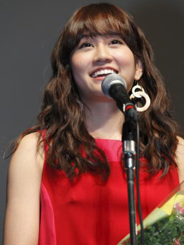 「ＴＡＭＡ映画祭」で最優秀新進女優賞を受賞した前田敦子
