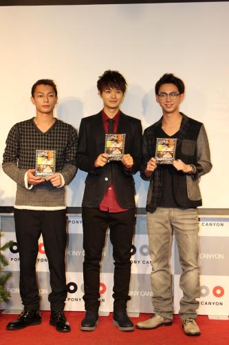 ＤＶＤ発売イベントを行ったＤ―ＢＯＹＳの（左から）遠藤雄弥、瀬戸康史、柳下大