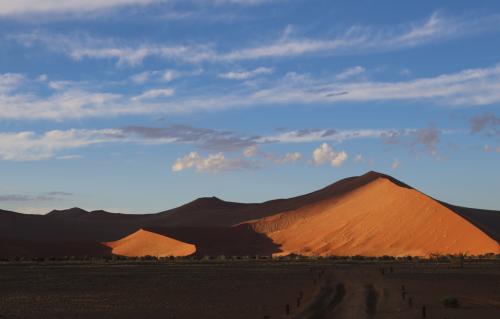 紅白史上初の砂漠からの中継となる灼熱の地・ナミブ砂漠。世界最古の砂漠で映画「猿の惑星」のロケ地にもなった