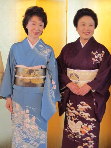 明治座１４０周年記念の舞台「かたき同志」製作発表に出席した（左から）三田佳子、藤山直美