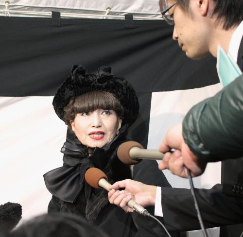 【画像・写真】黒柳徹子「まだ整理がつかない」　小沢昭一さん通夜に８５０人参列