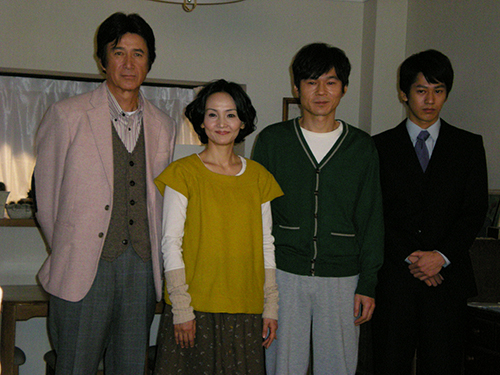 ＮＨＫドラマ「ただいま母さん」会見でドラマへの思い入れを語った、（左から）草刈正雄、南果歩、甲本雅裕、永山絢斗