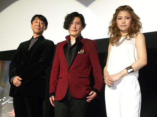大阪市内で舞台あいさつした（左から）利重剛監督、清塚信也、泉沙世子