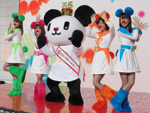 テレ朝開局５５周年イベントに出席した（左から）森葉子アナ、久冨慶子アナ、ゴーちゃん、宇佐美佑果アナ、青山愛アナ