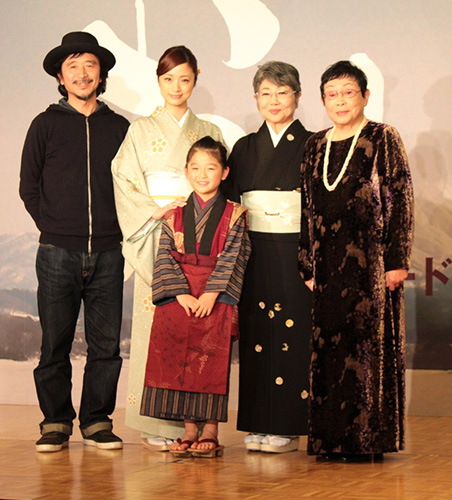 【画像・写真】「おしん」母役引き継ぐ…泉ピン子　上戸彩にエール「覚悟しろ」