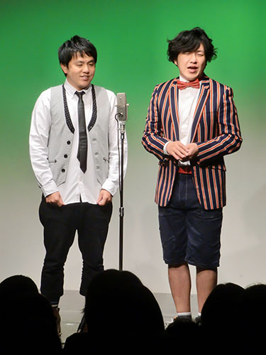 ７年ぶりに大阪で単独ライブを開いた「アメリカザリガニ」の柳原哲也（左）と平井善之