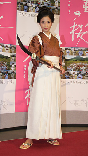 ＮＨＫ大河ドラマ「八重の桜」クランクイン取材会に劇中の衣装で登場した黒木メイサ