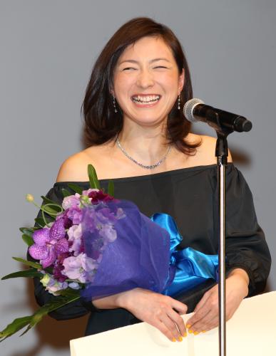 第５５回ブルーリボン賞授賞式で、受賞の喜びを語る広末涼子