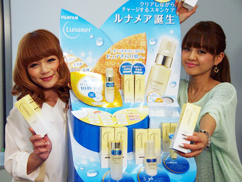 【画像・写真】現役ママタレ宮下恵美　たまった肌の角質にビックリ！