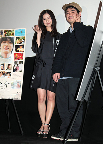 映画「横道世之介」ヒット御礼トークイベントに登場した吉高由里子（左）と沖田修一監督