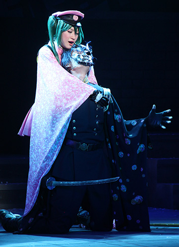 ニコニコミュージカル第１０弾 音楽劇 千本桜 公開リハーサルで熱演する石田晴香と加藤和樹 手前 スポニチ Sponichi Annex 芸能