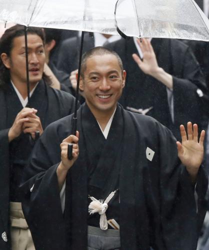 【画像・写真】染五郎、海老蔵ら華やかに銀座パレード　４・２歌舞伎座再開場