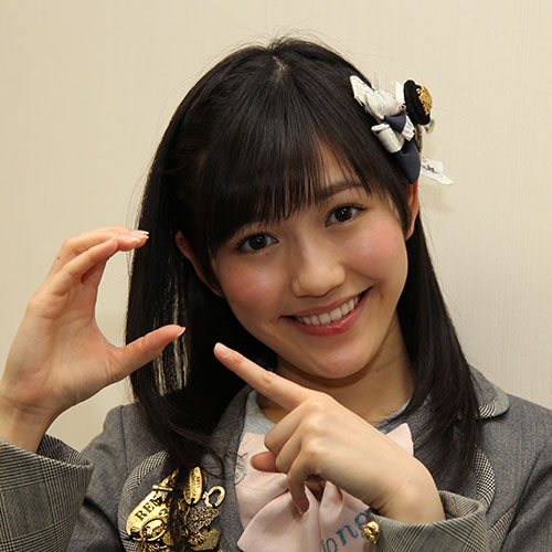 【画像・写真】出版界初の試み　ＡＫＢ８５人が「ナツイチ」読書感想文