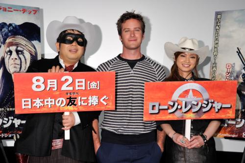 【画像・写真】デップ“相棒”ハマー新作ＰＲ　天野ひろゆきに「スタントやって」