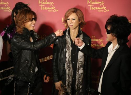 【画像・写真】Ｘ　ＪＡＰＡＮ　等身大フィギュアお披露目　ＴｏｓｈＩは後回しに…