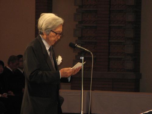 高野悦子さんのお別れの会で弔辞を読む山田洋次監督