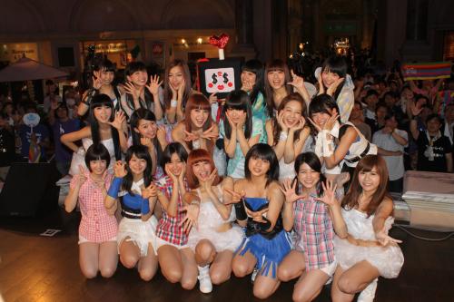 ポニーキャニオン所属のアイドルによる合同イベントで笑顔のベイビーレイズ、さんみゅ～、ウェザーガールズのメンバー