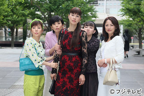 江角マキコ（中央）主演の「ショムニ２０１３」第１話に登場したオリジナルメンバー。（左から）戸田恵子、京野ことみ、高橋由美子、櫻井淳子