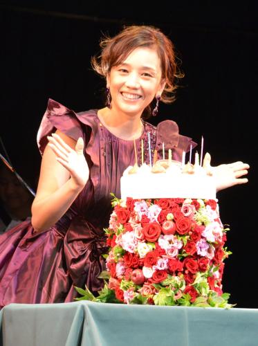 【画像・写真】西田ひかる　１２年ぶり単独ライブ！ミニスカ姿も披露