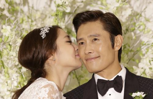 【画像・写真】イ・ビョンホンが結婚　プロポーズは映画館を借り切って…と明かす