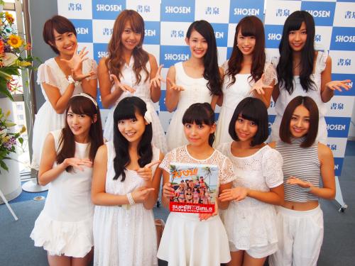 【画像・写真】ＳＵＰＥＲ☆ＧｉＲＬＳ写真集発売で握手会　梨乃“神の子”宣言