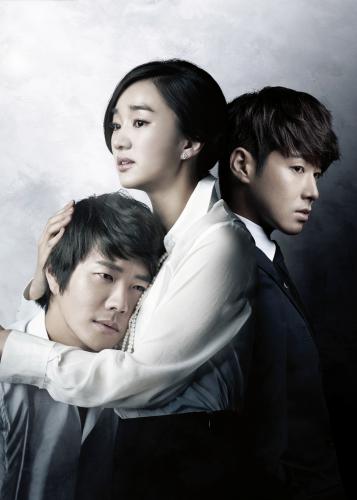 日本で劇場公開されることになった、韓国ドラマ「野王」のキャスト（左から）クォン・サンウ、スエ、ユンホ