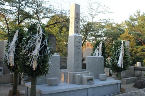新しく建立された市川団十郎さんの墓