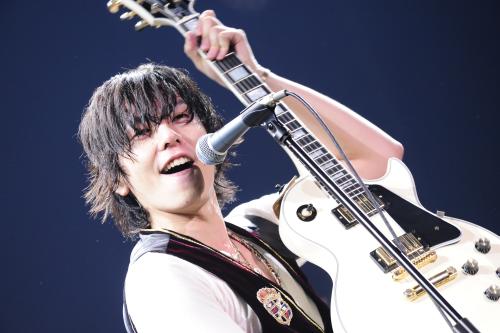 日本武道館でデビュー５周年公演を開いた ｆｌｕｍｐｏｏｌ のボーカル山村隆太 スポニチ Sponichi Annex 芸能