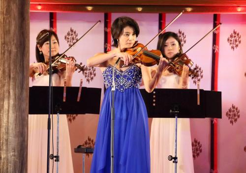 【画像・写真】高嶋ちさ子　世界文化遺産の上賀茂神社で野外コンサート