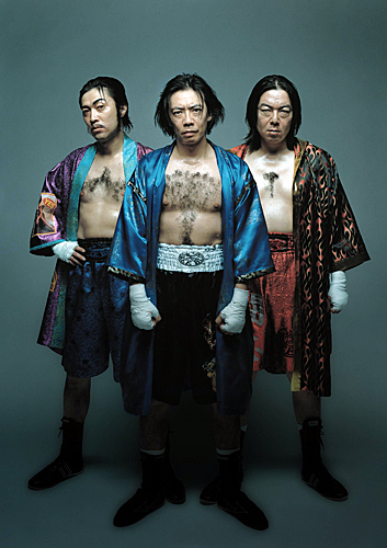５年ぶりに再結集、第３回公演を行う「ねずみの三銃士」（左から）池田成志、生瀬勝久、古田新太