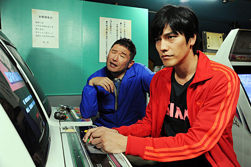 「東京トイボックス」で要潤と初共演した「Ｘ―ＧＵＮ」の西尾季隆（左）（Ｃ）テレビ東京
