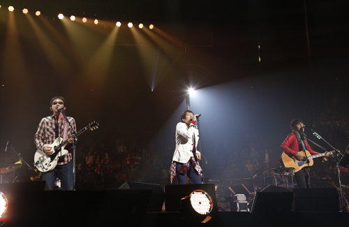 【画像・写真】ジュンスカ寺岡ソロ２０周年公演　桜井和寿、奥田民生も登場