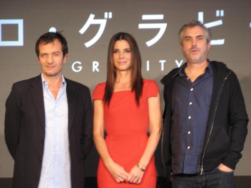 左から デイビッド ヘイマン監督 サンドラ ブロック アルフォンソ キュアロン監督 スポニチ Sponichi Annex 芸能