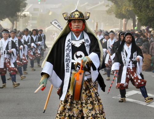 【画像・写真】マツケン　大石内蔵助に　「赤穂義士祭」討ち入り装束で練り歩く