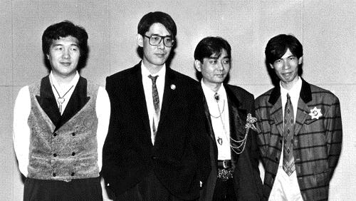 大江千里も急死した大瀧詠一さん（左）を追悼した。写真は１９８５年「はっぴいえんど」再結成時のもので、大瀧さんの隣は（左から）松本隆、細野晴臣、鈴木茂