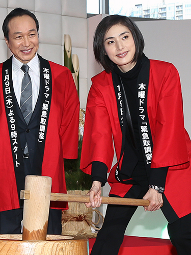天海祐希 １０年ぶりに髪バッサリ 撮影でも 男前 発揮 スポニチ Sponichi Annex 芸能