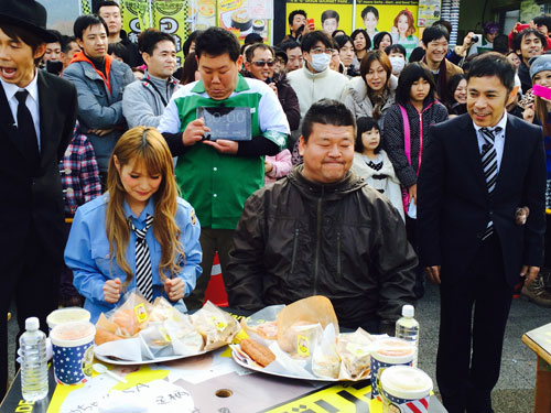 【画像・写真】ギャル曽根　ガリタの大食い挑戦一蹴！足柄ＳＡの“冠”奪う